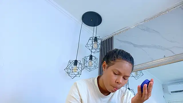 Snapshot of keyla_mejia chatting on June 2026 12:22:01 PM keyla mejia online show from June 2026 12:22:01 PM
