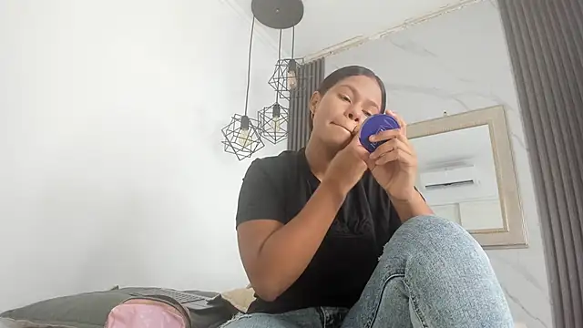 keyla mejia online show from March 2026 12:06:02 PM