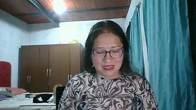 scarlett widow  online show from September 2025 03:56:01 AM