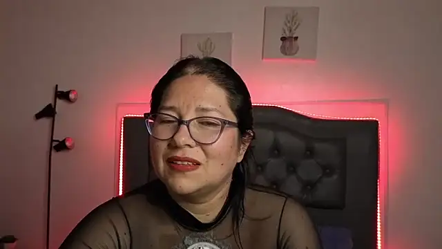 Snapshot of scarlett_widow_ chatting on February 2026 03:06:01 AM scarlett widow online show from February 2026 03:06:01 AM