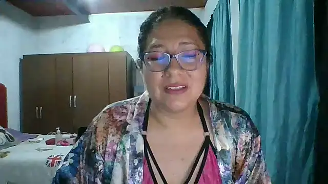 Snapshot of scarlett_widow_ chatting on October 2025 04:03:02 AM scarlett widow online show from October 2025 04:03:02 AM