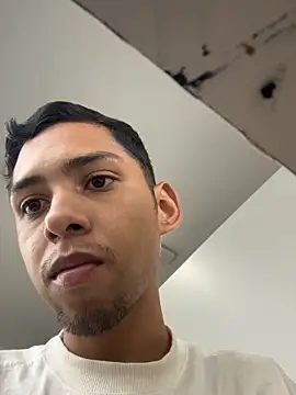 Oqui online show from April 2026 07:18:01 PM