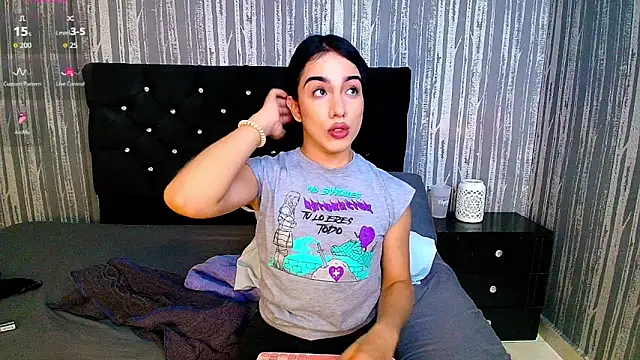 Alicee Moonn online show from March 2026 07:25:02 PM