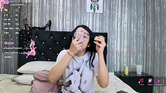 Alicee Moonn online show from November 2025 08:12:02 PM