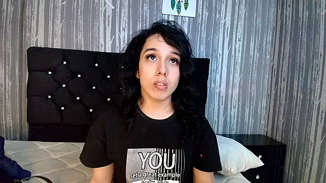 Alicee Moonn online show from December 2025 09:31:01 PM