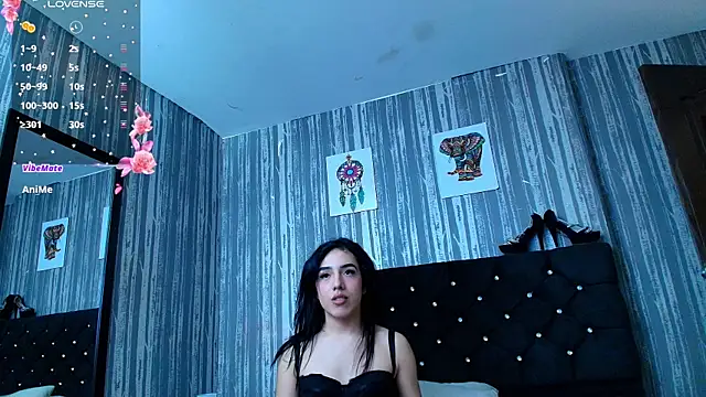 Alicee Moonn online show from October 2025 07:06:01 PM