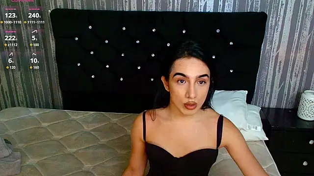 Alicee Moonn online show from April 2026 06:54:01 PM