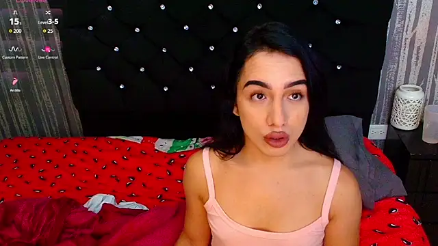 Alicee Moonn online show from April 2026 12:01:01 PM