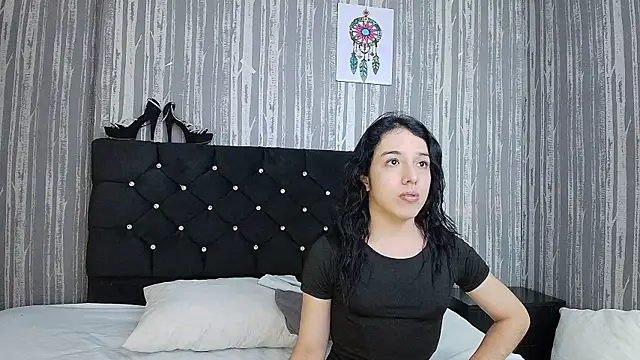 Alicee Moonn online show from November 2025 07:28:01 PM