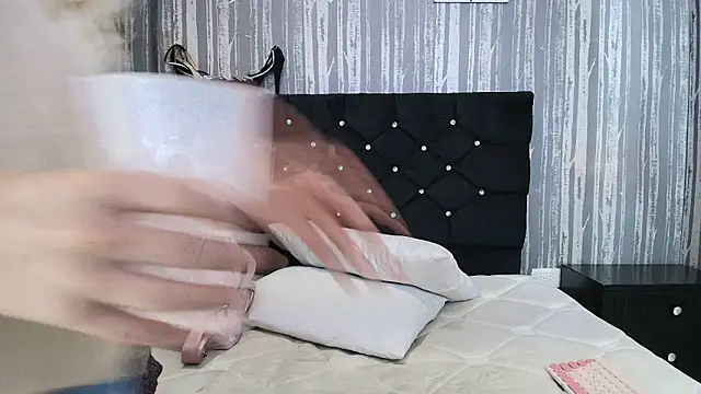 Alicee Moonn online show from November 2025 08:45:01 PM