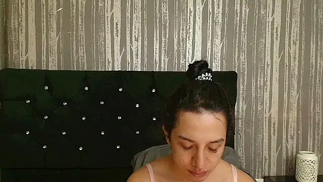 Alicee Moonn online show from June 2026 07:19:02 PM
