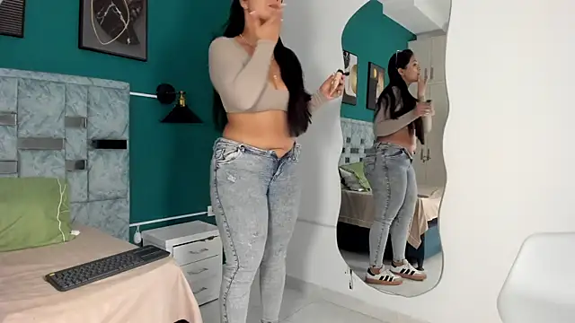 tamara lovv online show from December 2025 12:15:01 PM