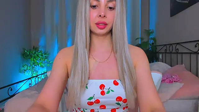 VelvetEliza online show from April 2026 08:50:02 PM
