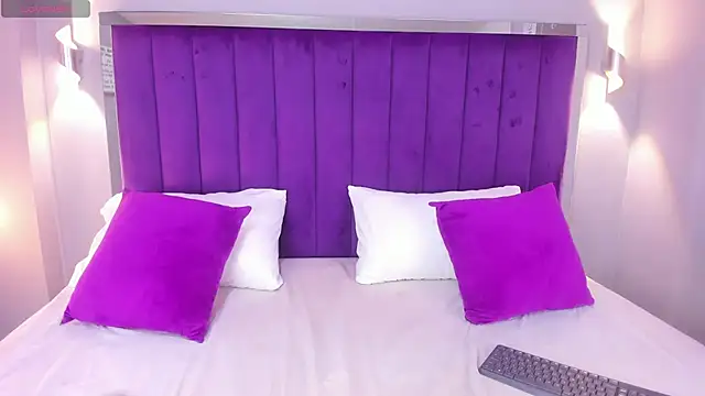 QetziaStoun online show from September 2025 05:41:02 PM