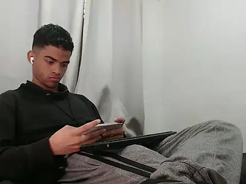 camillo beischel  online show from October 2025 05:02:01 PM