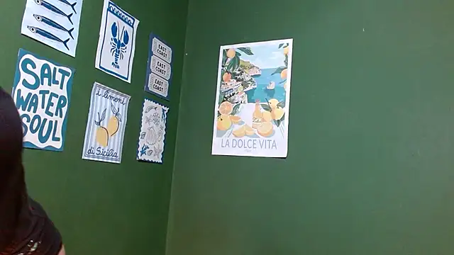 Roxiehood online show from January 2026 01:44:01 AM