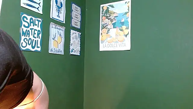 Roxiehood online show from November 2025 01:59:02 AM