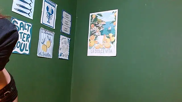 Roxiehood online show from November 2025 01:50:02 AM