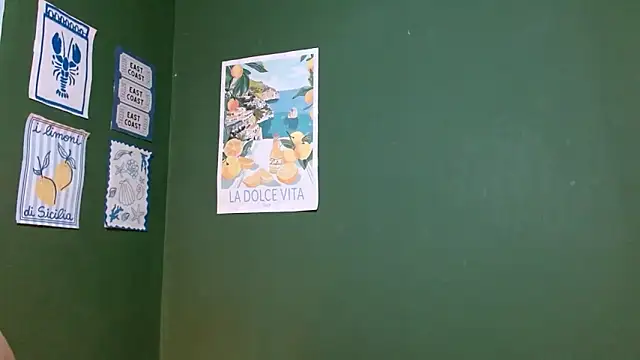 Roxiehood online show from November 2025 01:54:02 AM