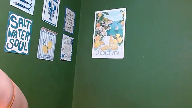 Roxiehood online show from December 2025 01:34:02 AM