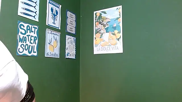 Roxiehood online show from October 2025 02:32:01 AM