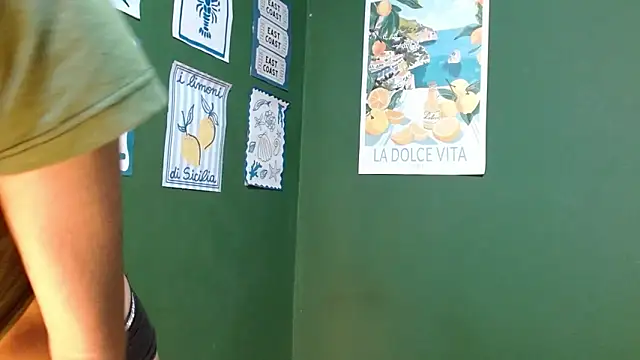 Roxiehood online show from February 2026 02:07:02 AM