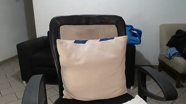 Stronggsexy online show from April 2026 02:18:01 AM