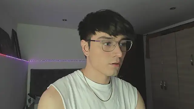 Snapshot of stevve_14 chatting on June 2026 11:43:01 PM stevve 14 online show from June 2026 11:43:01 PM
