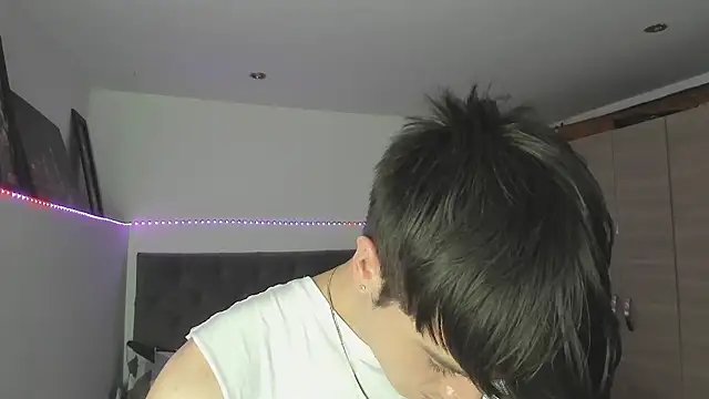 Snapshot of stevve_14 chatting on June 2026 02:01:01 AM stevve 14 online show from June 2026 02:01:01 AM
