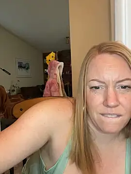 Snapshot of ChiliRoja chatting on October 2025 09:25:01 PM ChiliRoja online show from October 2025 09:25:01 PM