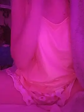 Hottiesophie online show from May 2026 11:00:01 PM