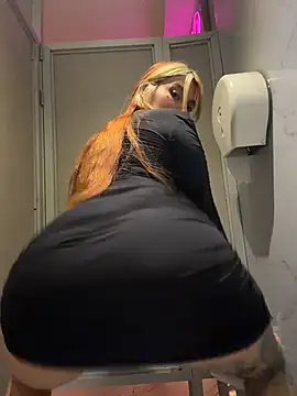 Snapshot of YunoRose_ chatting on February 2026 08:02:02 AM YunoRose online show from February 2026 08:02:02 AM