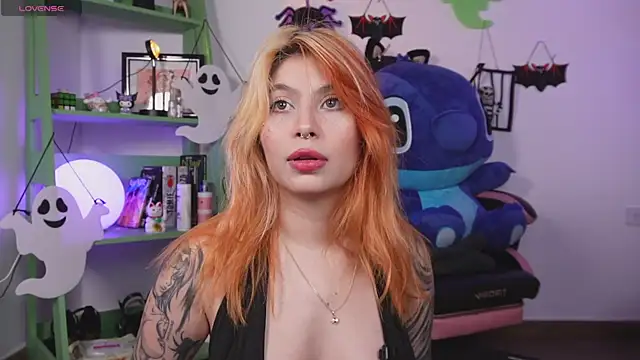 Snapshot of YunoRose_ chatting on November 2025 03:33:02 AM YunoRose online show from November 2025 03:33:02 AM