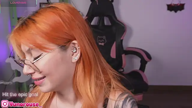 Snapshot of YunoRose_ chatting on November 2025 06:18:02 AM YunoRose online show from November 2025 06:18:02 AM