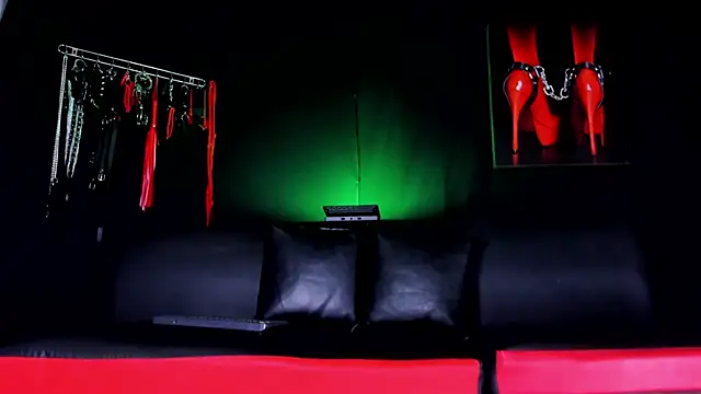 AmaniStone online show from November 2025 05:27:02 PM