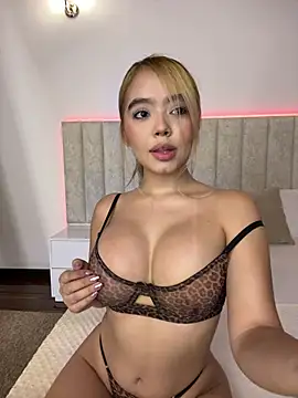 Snapshot of Mia_Roswell chatting on July 2026 02:03:02 AM Mia Roswell online show from July 2026 02:03:02 AM