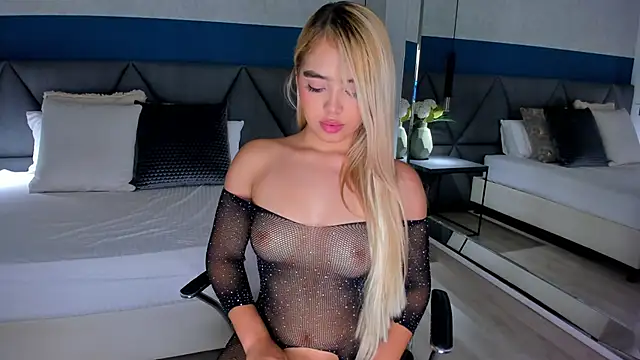 Mia Roswell online show from November 2025 05:39:01 AM