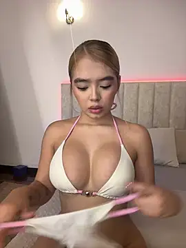 Snapshot of Mia_Roswell chatting on July 2026 03:13:01 AM Mia Roswell online show from July 2026 03:13:01 AM