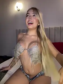 Mia Roswell online show from April 2026 10:38:02 PM