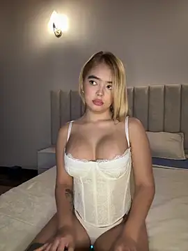 Mia Roswell online show from May 2026 10:18:01 PM