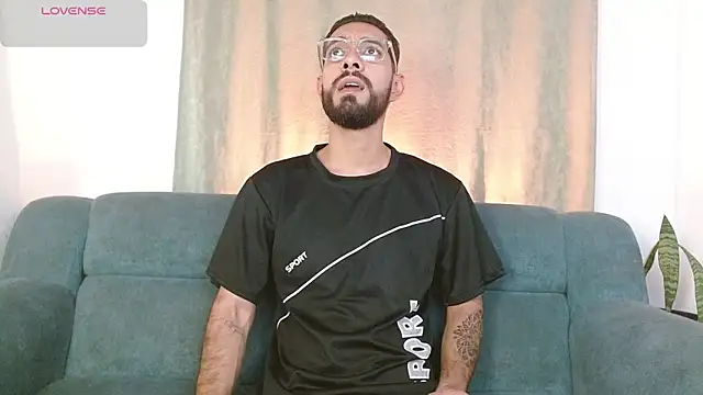 Snapshot of ReyPablo1 chatting on October 2025 10:00:02 PM ReyPablo1 online show from October 2025 10:00:02 PM