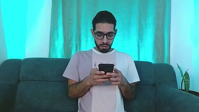 Snapshot of ReyPablo1 chatting on October 2025 07:26:02 PM ReyPablo1 online show from October 2025 07:26:02 PM