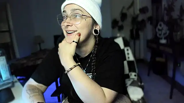 Snapshot of Alix_Valentine chatting on October 2025 07:50:02 AM Alix Valentine online show from October 2025 07:50:02 AM