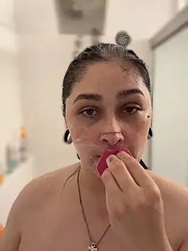 Snapshot of Alix_Valentine chatting on October 2025 08:42:01 PM Alix Valentine online show from October 2025 08:42:01 PM