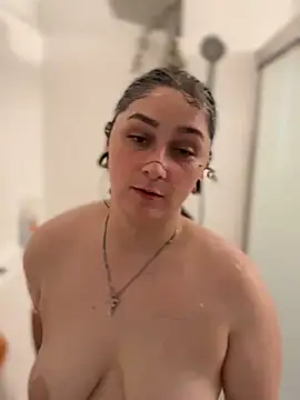 Snapshot of Alix_Valentine chatting on September 2025 11:33:01 PM Alix Valentine online show from September 2025 11:33:01 PM