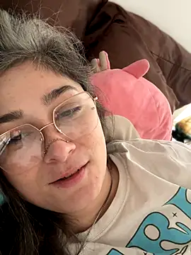 Snapshot of Alix_Valentine chatting on September 2025 04:01:01 PM Alix Valentine online show from September 2025 04:01:01 PM