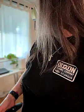 Snapshot of Alix_Valentine chatting on October 2025 02:30:02 PM Alix Valentine online show from October 2025 02:30:02 PM