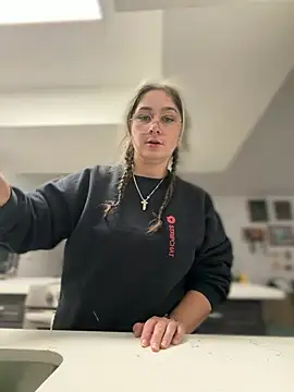 Alix Valentine online show from July 2026 03:53:01 PM
