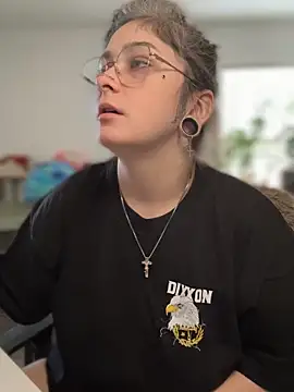 Snapshot of Alix_Valentine chatting on October 2025 05:02:01 PM Alix Valentine online show from October 2025 05:02:01 PM