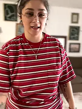 Snapshot of Alix_Valentine chatting on October 2025 05:34:01 PM Alix Valentine online show from October 2025 05:34:01 PM